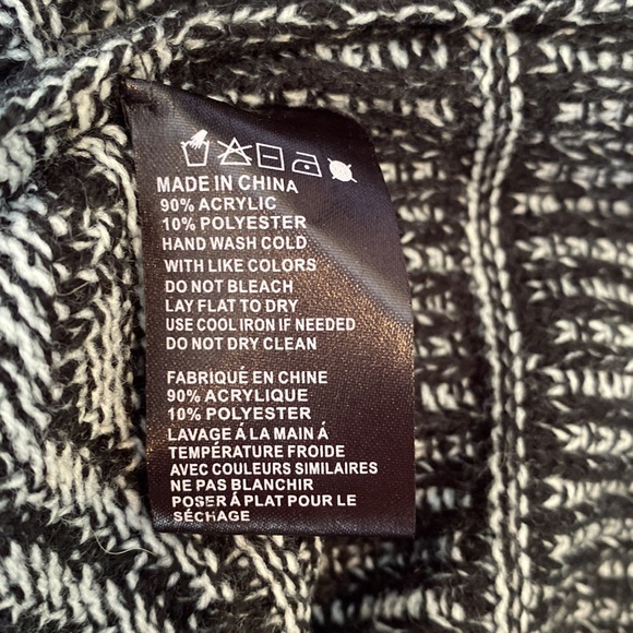 Altar’d State Black and White Short Sleeve Sweater Dress Size Large - Picture 4 of 5